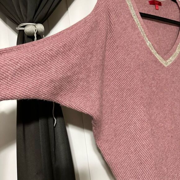 Jennifer Lopez plum colored very soft sweater with batwing sleeves, Faux diamond - Picture 7 of 10